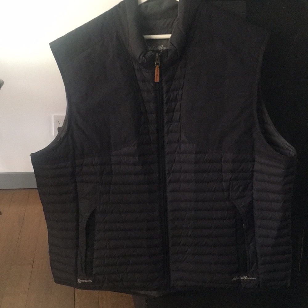 Eddie Bauer STORMDOWN 700 Down Vest. Black with grey fleece around neck. XXL